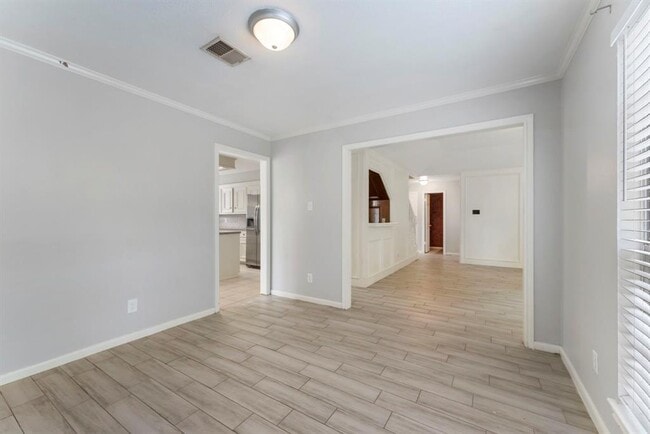 Building Photo - 10310 Great Plains Ln