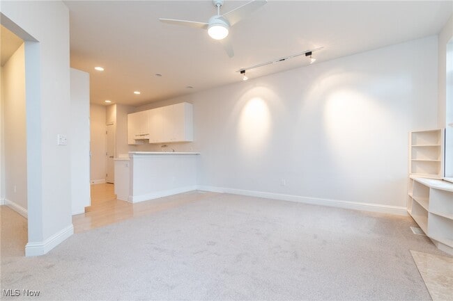 Building Photo - 3194 Richmond Rd