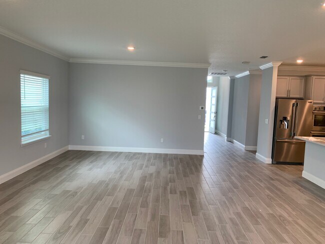 Building Photo - 229 Waterline Dr