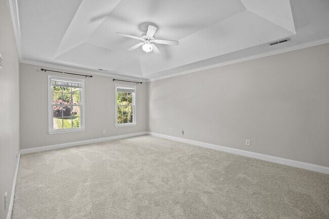 Building Photo - Beyond Stunning Home!