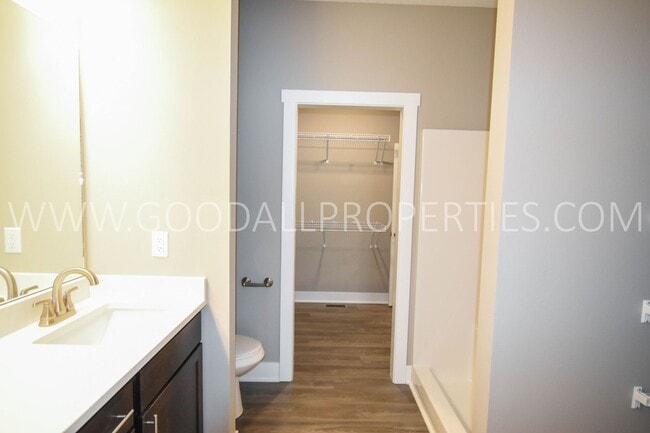 Building Photo - 4-Bedroom Ranch in Clive with Finished Basement & 3-Car Garage!