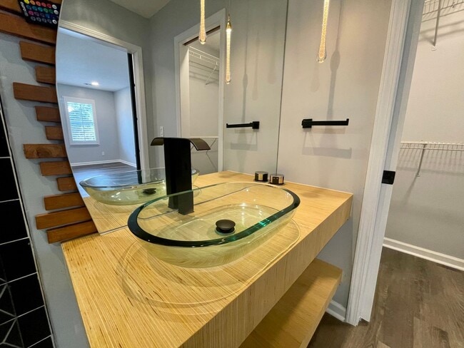 Building Photo - Gorgeous One of a Kind Home! - Available Now!