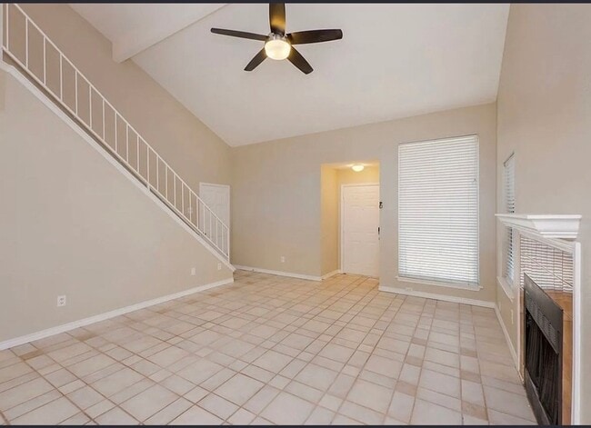 Building Photo - 12917 Meehan Dr