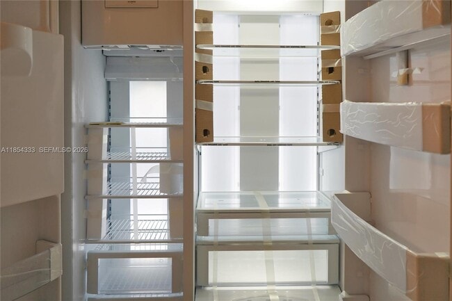 Building Photo - 848 Brickell Key Dr