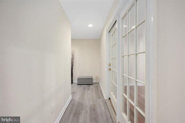 Building Photo - 6 Riggs Rd