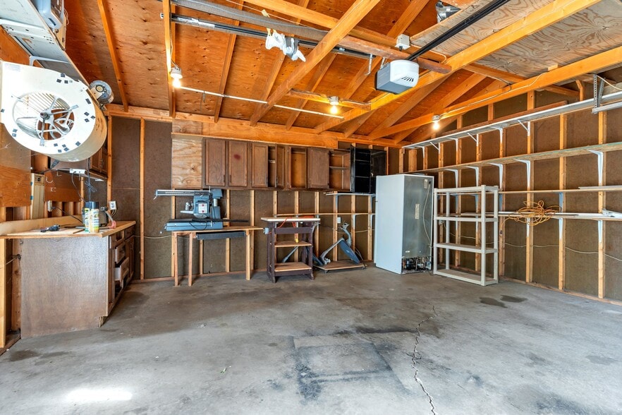 Garage - 11612 Del Mar Pky