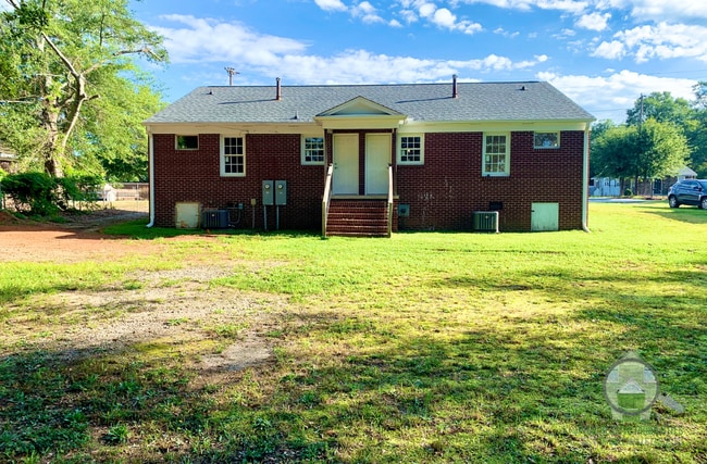 Building Photo - 201 Oakland Ave