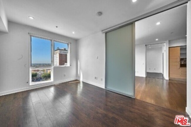 Building Photo - 1234 Wilshire Blvd