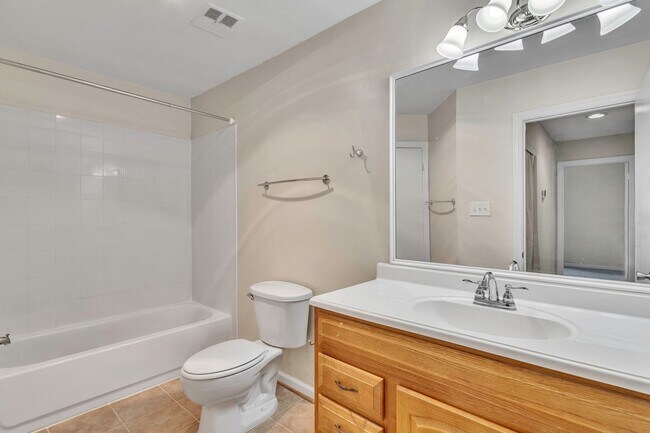 Building Photo - 11041 Villaridge Ct