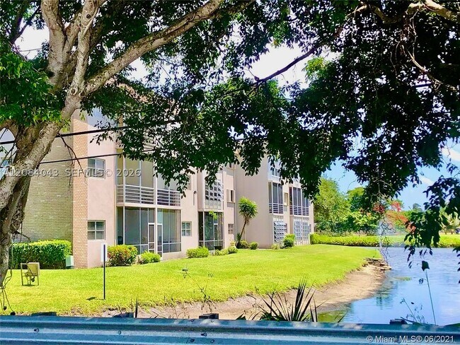 Building Photo - 2431 SW 82nd Ave