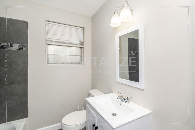 Building Photo - Newly Remodeled 4 Bed 1 Bath House in Mobile!!