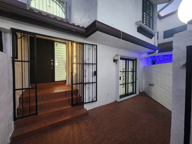 Building Photo - 1461 SW 124th Ct