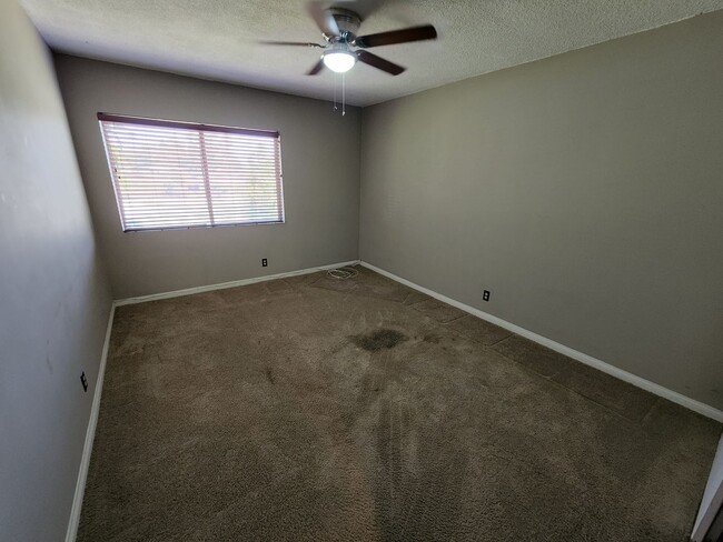 Building Photo - Excellent home on large lot for lease!