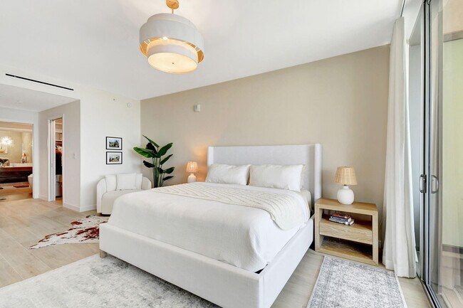 Building Photo - 1116 N Ocean Blvd