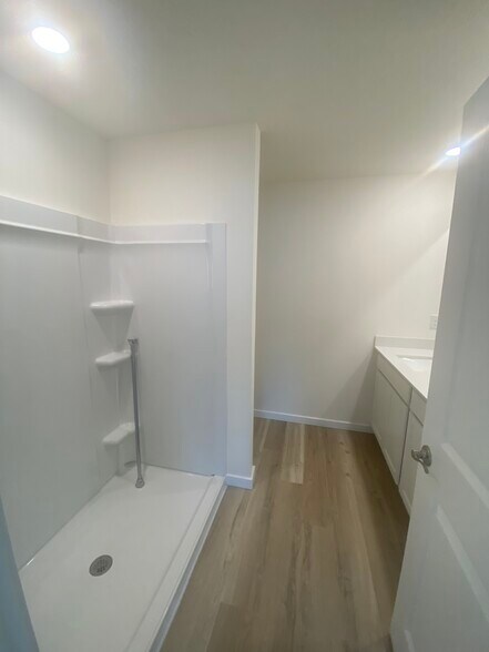 Building Photo - 11519 Memorial Dr
