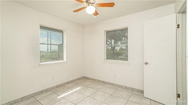 Building Photo - 15 Cuesta Del Sol St