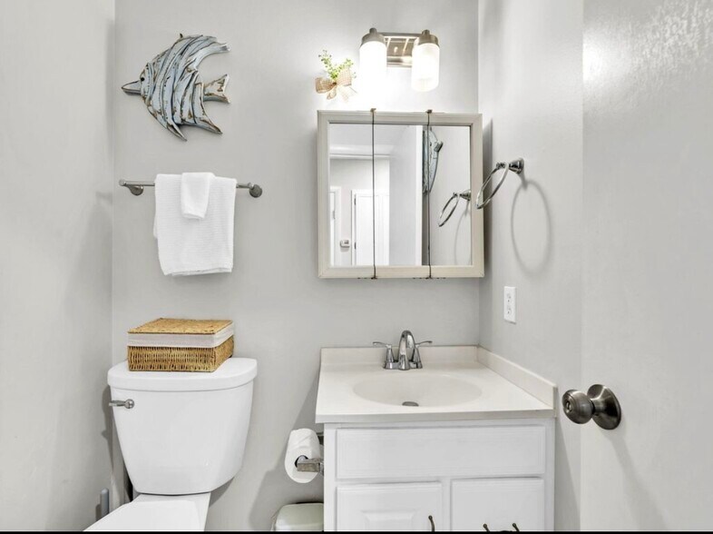 Bathroom 2 - 321 Woodham Ct