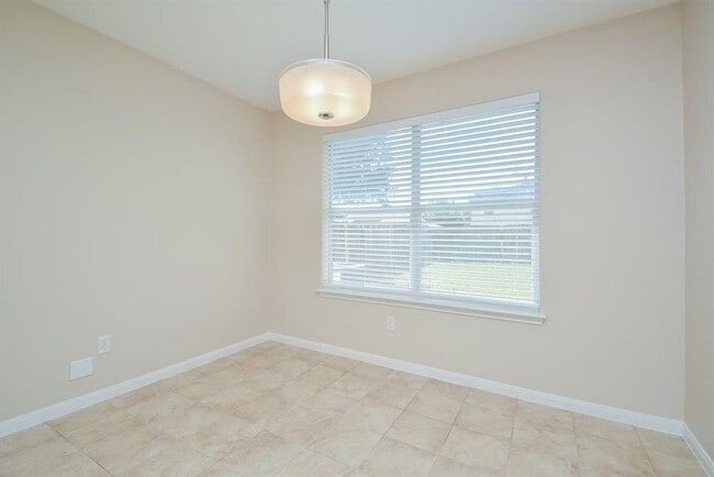 Building Photo - 29031 Rio Grande River Dr