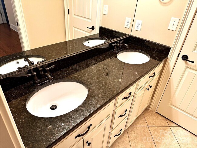 Building Photo - 4642 Gold Finch Drive