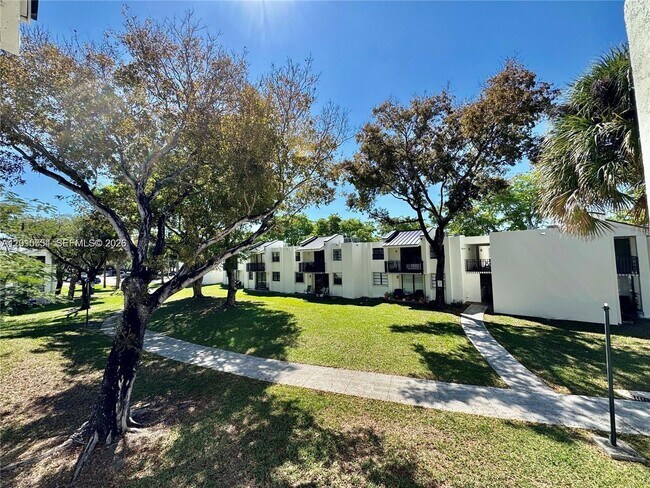 Building Photo - 3610 SW 114th Ave