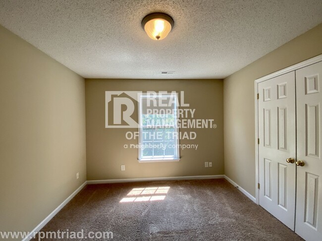 Building Photo - *Move In Special* Deacon Ridge Gated Commu...