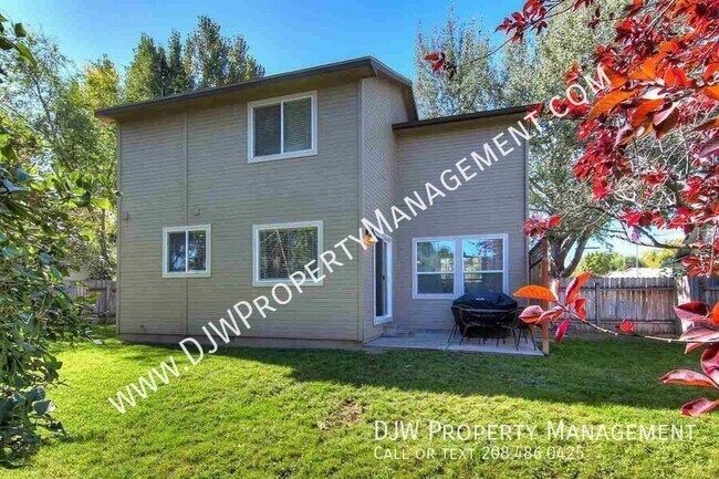 Building Photo - 520 N Shady Grove Way