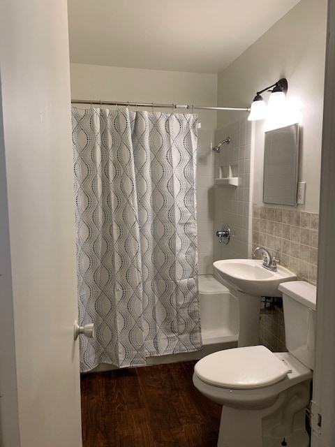 Bathroom - 2330 S Main St