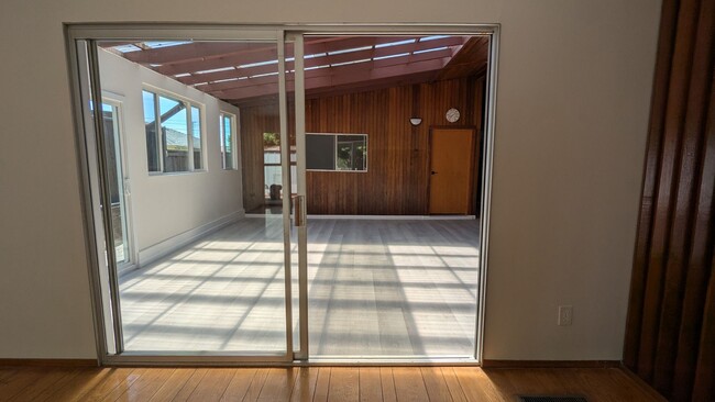 Building Photo - Spacious 4Bed/3Bath House Home in El Cerrito!