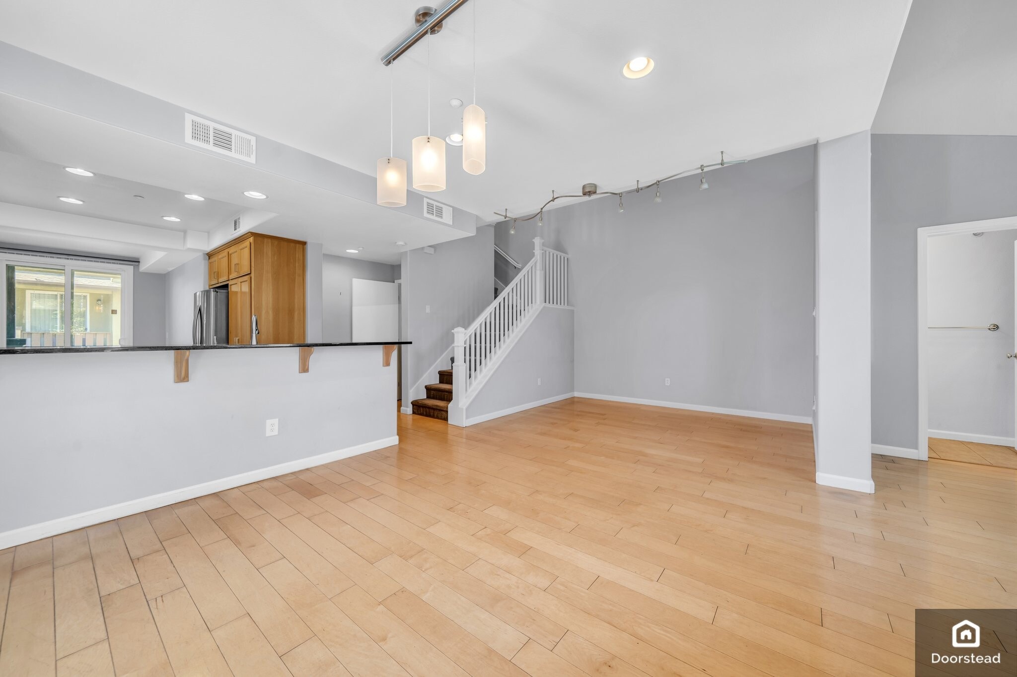 Building Photo - 955 Pavilion Loop