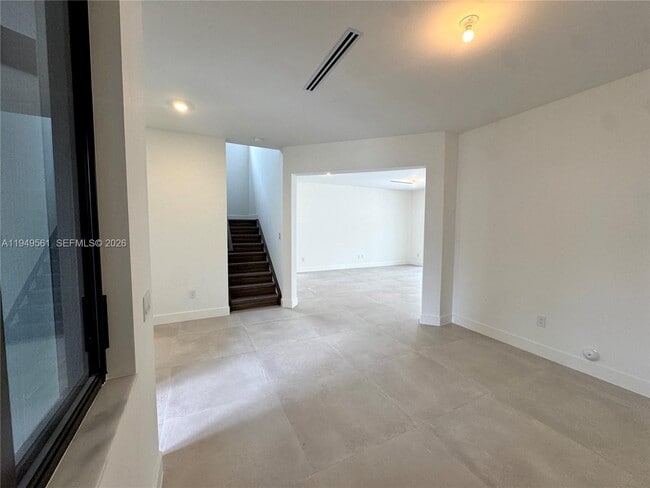 Building Photo - 19749 NE 16th Pl