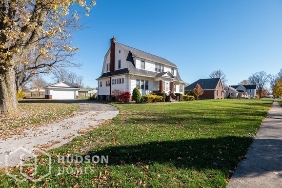Building Photo - AVAILABLE NOW! - 340 W MAPLE STREET, DESHL...