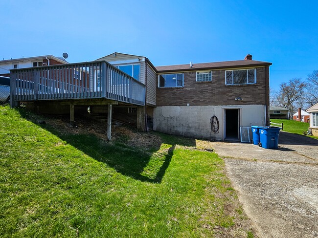 Building Photo - 10816 Highpoint Dr