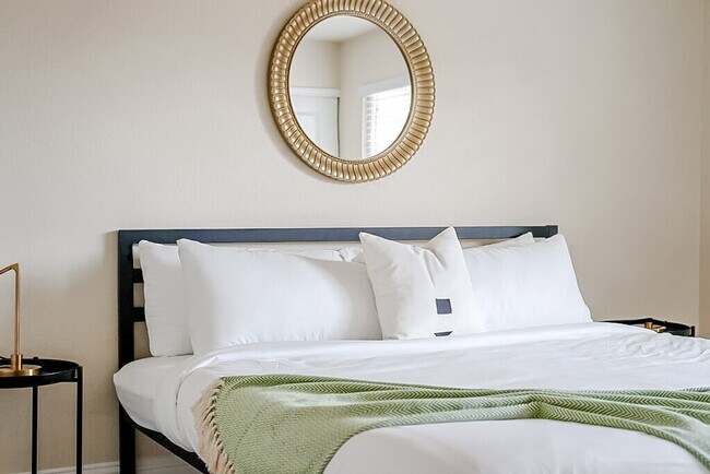 Building Photo - 12701 N Pennsylvania Ave