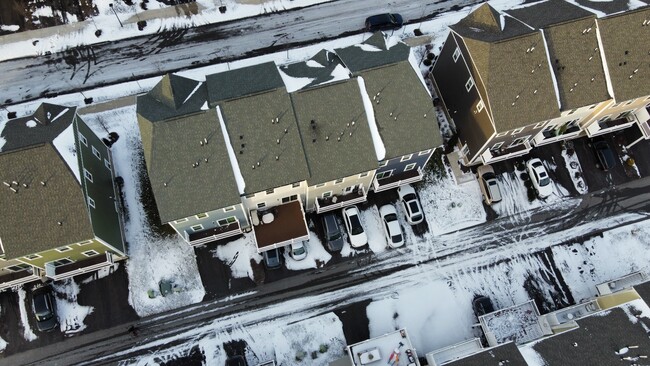 Building Photo - 3010 Mahican Cir