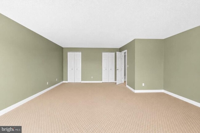 Building Photo - 970 Lake Heritage Dr