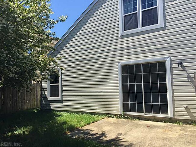 Building Photo - 3 bed, 2 bath home in Kempsville with upgr...