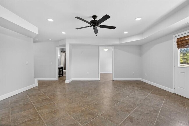 Building Photo - 4537 Grandview Pkwy