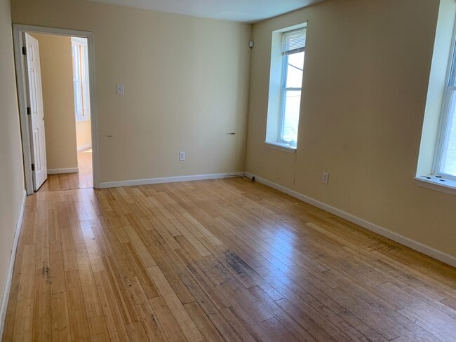 Building Photo - 1849 Willington St