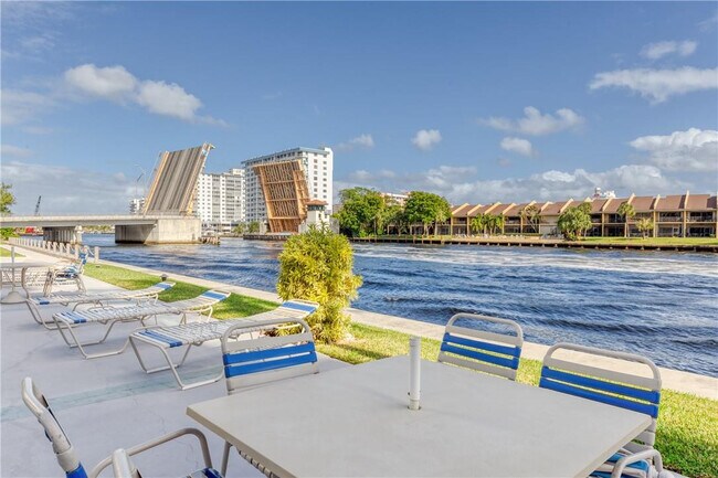 Building Photo - 2900 NE 14th Street Causeway