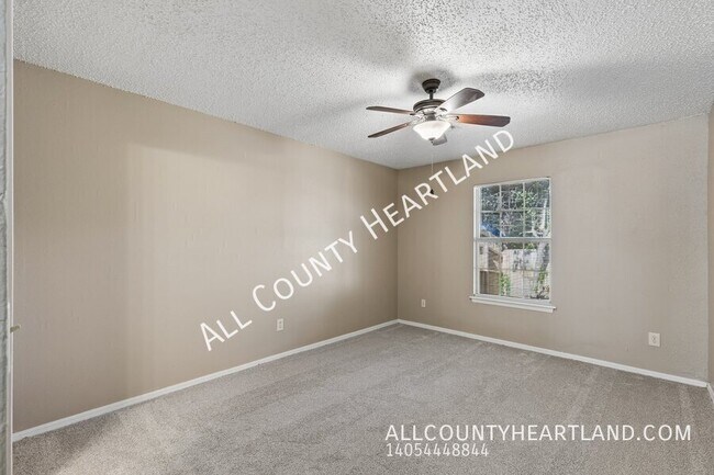 Building Photo - 119 Woodman Dr