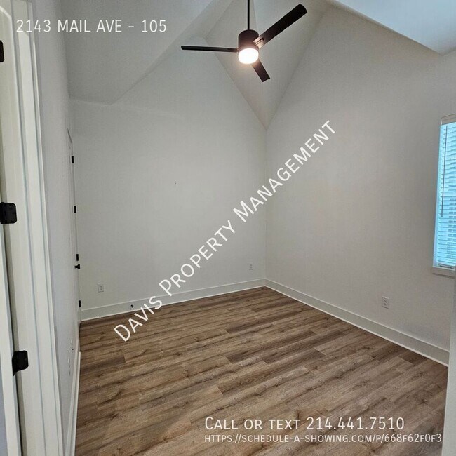 Building Photo - 2143 Mail Ave