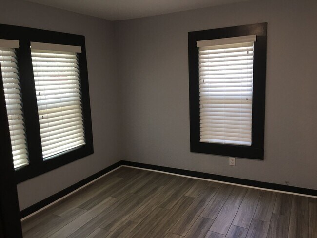 Building Photo - Remodeled 3-Bedroom Ranch Home Near UT and...