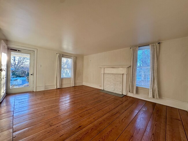 Building Photo - Historic Three Bedroom Home With Ample Outdoor Space