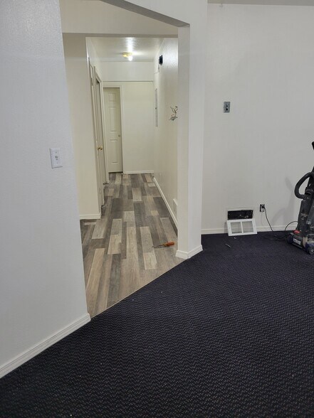 Building Photo - 2120 Stace St