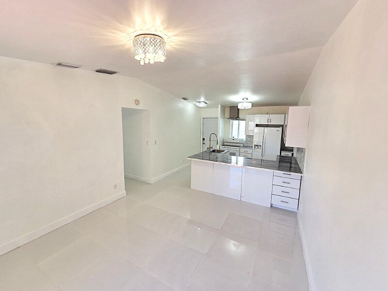 Building Photo - 20845 Grouper Dr