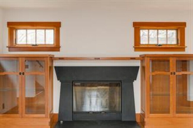 Building Photo - Craftsman Custom built home