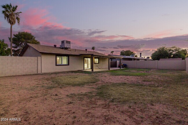 Building Photo - 1602 W Rockwood Dr