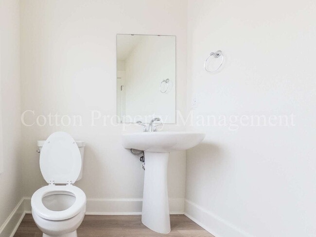 Building Photo - 29 W Pioneer Wy