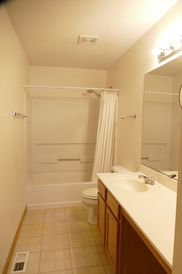 Building Photo - 205 Springbrook Trail S