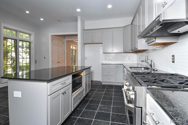 Building Photo - 20 Brighton Way